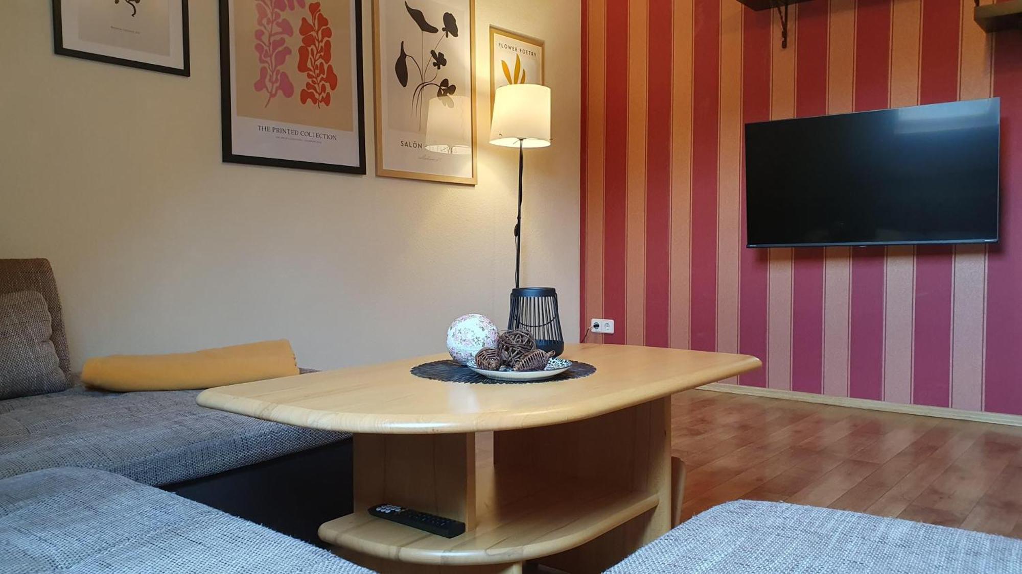 Ferienwohnung Im Gutshof Direkt Gegenueber Dem Schloss, Rhododendronpark Mit Terrasse Und Wlan Kromlau Exterior photo
