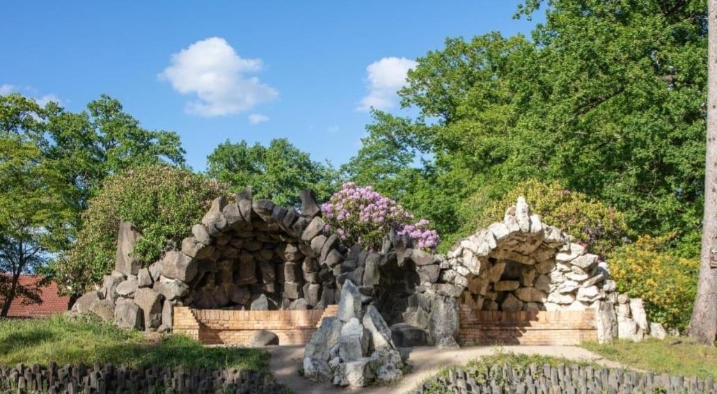 Ferienwohnung Im Gutshof Direkt Gegenueber Dem Schloss, Rhododendronpark Mit Terrasse Und Wlan Kromlau Exterior photo