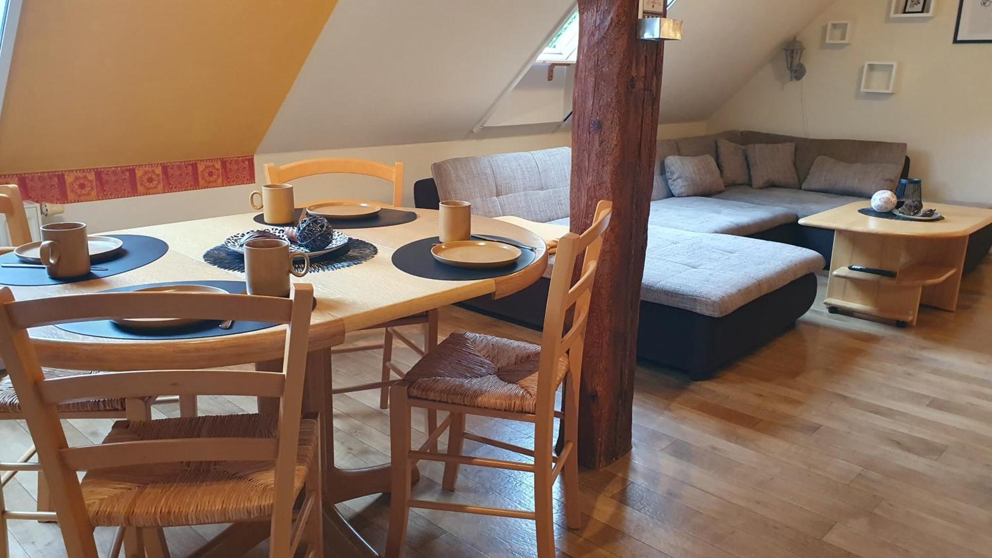 Ferienwohnung Im Gutshof Direkt Gegenueber Dem Schloss, Rhododendronpark Mit Terrasse Und Wlan Kromlau Exterior photo
